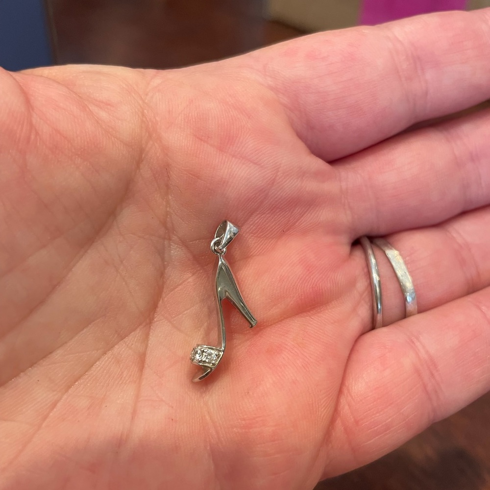 Adorable sterling silver High Heel Shoe pendant